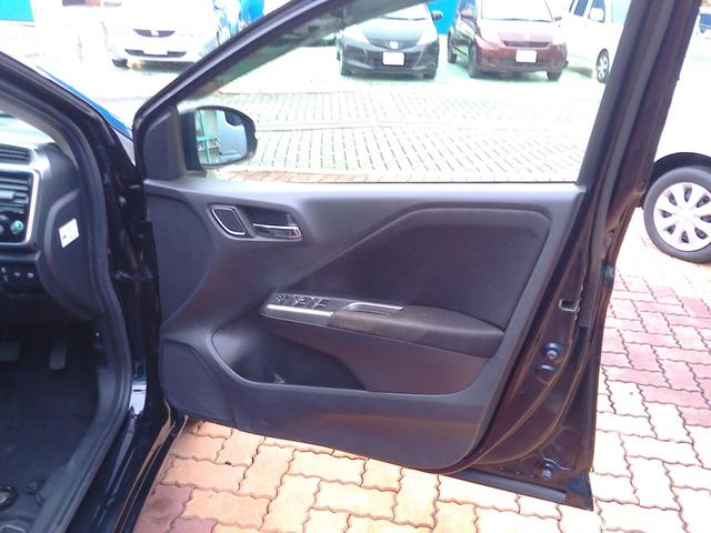 この度は、数ある販売店より、イタコ自販の在庫をご覧頂きまして有難う御座います。弊社では、お勧めのお車を多数ご用意しております。ご不明な点が御座いましたら、お気軽にお問い合わせ下さい。