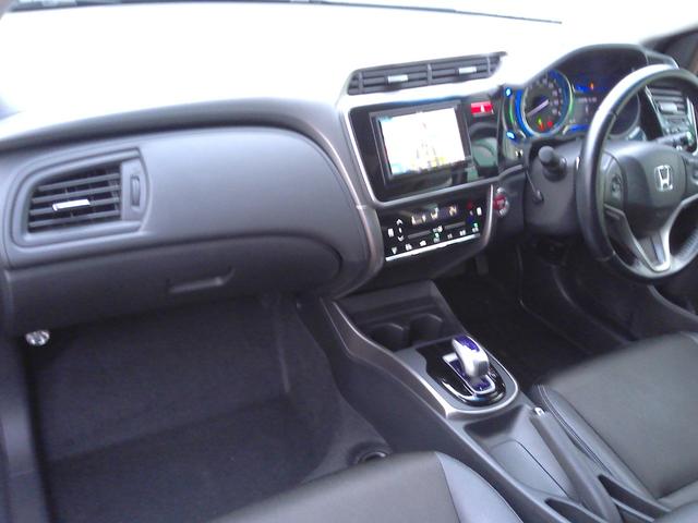 お車の乗り出し時に気になる４点を新品で！新品タイヤ４本、新品バッテリー、新品ブレーキパット、新品エアコンフィルターを交換工賃含めてご提案！本当にうれしいオプションパック！詳しくは店頭スタッフまで・・・