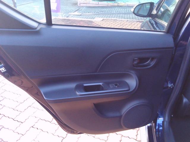 アクア Ｓスタイルブラック　安全ボディー　バックモニタ－　地デジフルセグ　ナビＴＶ　イモビライザー　スマートキープッシュスタート　アルミホイール　ＥＴＣ付き　Ｗエアバッグ　キーフリ　メモリーナビゲーション　フルオートエアコン（41枚目）