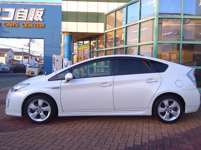 プリウス Ｓツーリングセレクション　Ｂｌｕｅｔｏｏｔｈ対応　電動格納式ドアミラー　Ｂカメ　地デジフルセグ　アルミ装備　イモビライザー　メモリ－ナビ　Ｗエアバック　ＬＥＤランプ　パワステ　エアＢ　ＴＶナビ　ＡＵＴＯエアコン　ＡＢＳ　エアロ（15枚目）