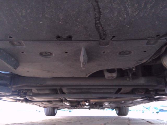 プリウス Ｓツーリングセレクション　Ｂｌｕｅｔｏｏｔｈ対応　電動格納式ドアミラー　Ｂカメ　地デジフルセグ　アルミ装備　イモビライザー　メモリ－ナビ　Ｗエアバック　ＬＥＤランプ　パワステ　エアＢ　ＴＶナビ　ＡＵＴＯエアコン　ＡＢＳ　エアロ（22枚目）