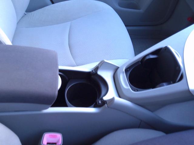 プリウス Ｓツーリングセレクション　Ｂｌｕｅｔｏｏｔｈ対応　電動格納式ドアミラー　Ｂカメ　地デジフルセグ　アルミ装備　イモビライザー　メモリ－ナビ　Ｗエアバック　ＬＥＤランプ　パワステ　エアＢ　ＴＶナビ　ＡＵＴＯエアコン　ＡＢＳ　エアロ（31枚目）