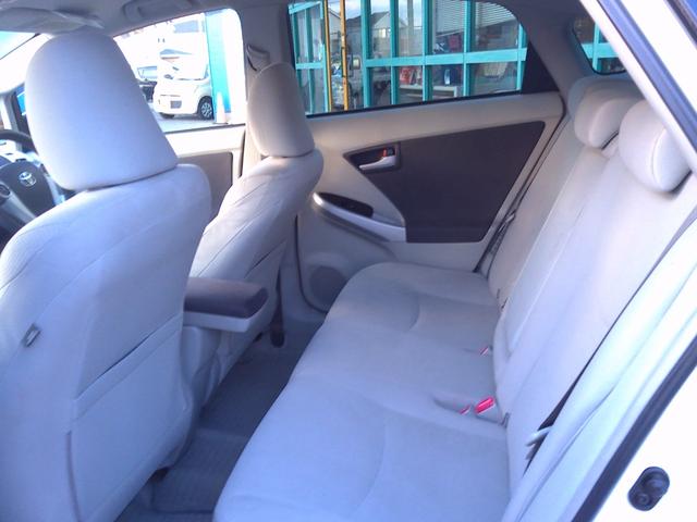 プリウス Ｓツーリングセレクション　Ｂｌｕｅｔｏｏｔｈ対応　電動格納式ドアミラー　Ｂカメ　地デジフルセグ　アルミ装備　イモビライザー　メモリ－ナビ　Ｗエアバック　ＬＥＤランプ　パワステ　エアＢ　ＴＶナビ　ＡＵＴＯエアコン　ＡＢＳ　エアロ（41枚目）