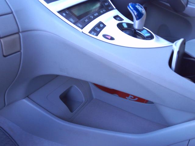 プリウス Ｓツーリングセレクション　Ｂｌｕｅｔｏｏｔｈ対応　電動格納式ドアミラー　Ｂカメ　地デジフルセグ　アルミ装備　イモビライザー　メモリ－ナビ　Ｗエアバック　ＬＥＤランプ　パワステ　エアＢ　ＴＶナビ　ＡＵＴＯエアコン　ＡＢＳ　エアロ（45枚目）