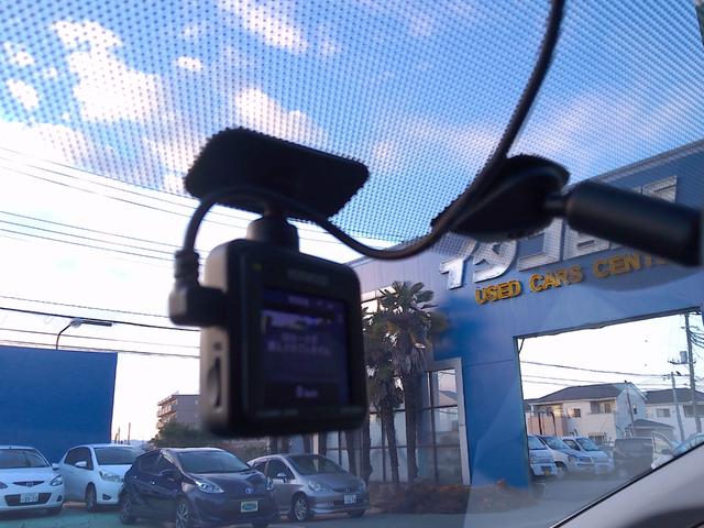 プリウス Ｓツーリングセレクション　Ｂｌｕｅｔｏｏｔｈ対応　電動格納式ドアミラー　Ｂカメ　地デジフルセグ　アルミ装備　イモビライザー　メモリ－ナビ　Ｗエアバック　ＬＥＤランプ　パワステ　エアＢ　ＴＶナビ　ＡＵＴＯエアコン　ＡＢＳ　エアロ（46枚目）