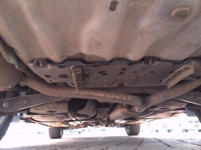 クラウン ロイヤルサルーン　ナビパッケージ　スマキー　電動格納ミラー　衝突安全ボディ　運転席エアバッグ　エアコン　アルミホイール　パワーステアリング　ＥＴＣ　パワーシート　ＤＶＤ　ＡＢＳ　助手席エアバッグ　キーレス　ナビＴＶ　パワーウィンドウ（23枚目）