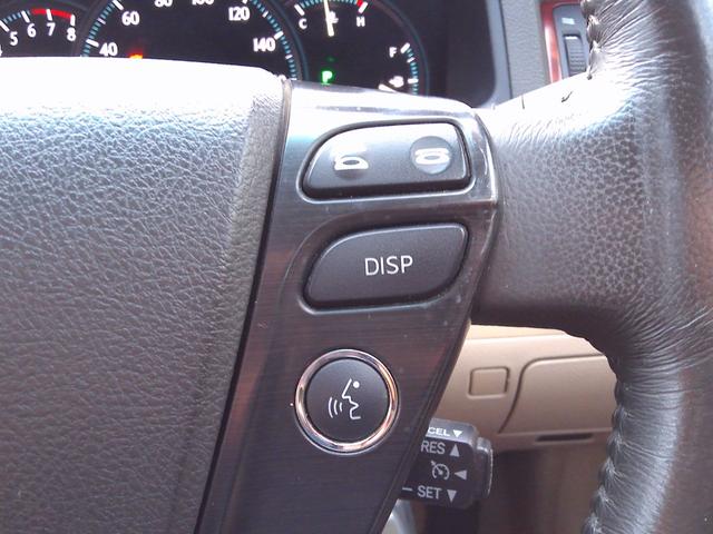 クラウン ロイヤルサルーン　ナビパッケージ　スマキー　電動格納ミラー　衝突安全ボディ　運転席エアバッグ　エアコン　アルミホイール　パワーステアリング　ＥＴＣ　パワーシート　ＤＶＤ　ＡＢＳ　助手席エアバッグ　キーレス　ナビＴＶ　パワーウィンドウ（30枚目）