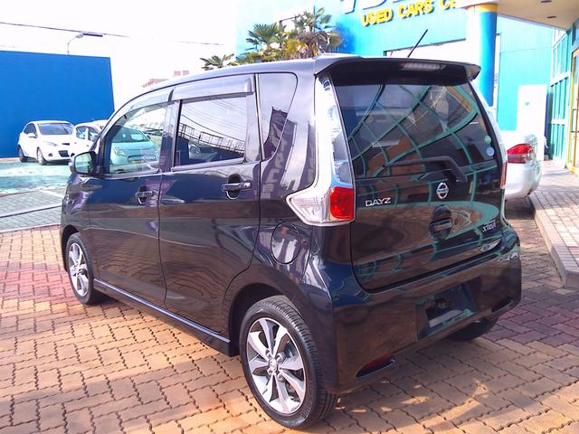 デイズ ハイウェイスター　Ｇターボ　地デジＴＶ　運転席エアバッグ　電格ドアミラー　スマキー　ナビＴＶ　ベンチシート　ＥＴＣ　バックモニター　セキュリティーアラーム　エアコン　ＡＢＳ　パワステ　キーレスエントリー　助手席エアバック　アルミ（14枚目）