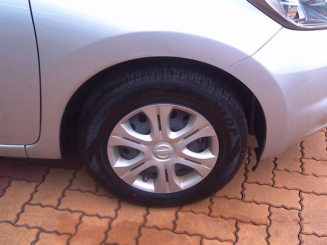 ノート メダリスト　エマージェンシーブレーキパッケージ　Ｂｌｕｅｔｏｏｔｈオーディオ　地デジＴＶ　横滑り防止　衝突安全ボディ　３６０度カメラ　バックカメラ　セキュリティアラーム　スマートキー　Ａストップ　ＴＶナビ　エアバッグ　全席ＰＷ　パワーステアリング（15枚目）