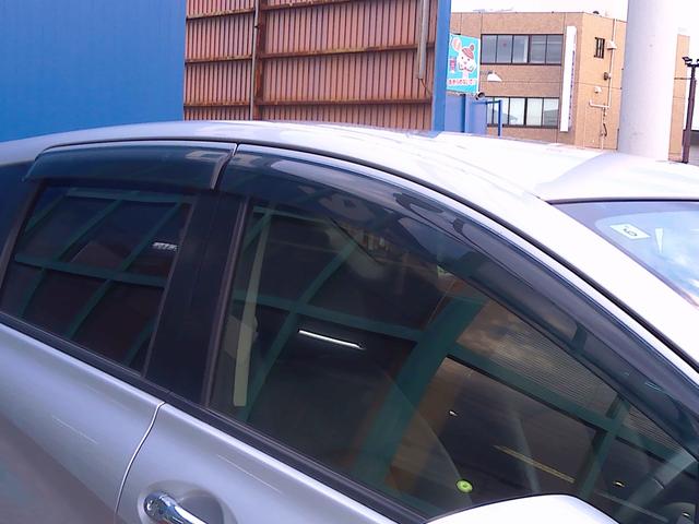 ノート メダリスト　エマージェンシーブレーキパッケージ　Ｂｌｕｅｔｏｏｔｈオーディオ　地デジＴＶ　横滑り防止　衝突安全ボディ　３６０度カメラ　バックカメラ　セキュリティアラーム　スマートキー　Ａストップ　ＴＶナビ　エアバッグ　全席ＰＷ　パワーステアリング（17枚目）