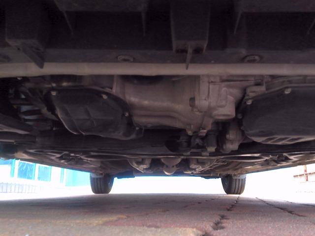 ノート メダリスト　エマージェンシーブレーキパッケージ　Ｂｌｕｅｔｏｏｔｈオーディオ　地デジＴＶ　横滑り防止　衝突安全ボディ　３６０度カメラ　バックカメラ　セキュリティアラーム　スマートキー　Ａストップ　ＴＶナビ　エアバッグ　全席ＰＷ　パワーステアリング（25枚目）