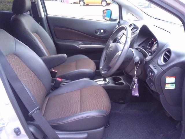 ノート メダリスト　エマージェンシーブレーキパッケージ　Ｂｌｕｅｔｏｏｔｈオーディオ　地デジＴＶ　横滑り防止　衝突安全ボディ　３６０度カメラ　バックカメラ　セキュリティアラーム　スマートキー　Ａストップ　ＴＶナビ　エアバッグ　全席ＰＷ　パワーステアリング（28枚目）