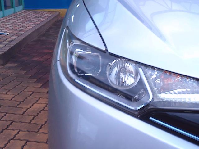 フィットハイブリッド Ｌパッケージ　電動格納式ミラー　ナビ＆ＴＶ　安全ボディ　ＬＥＤ　バックカメラ　オートクルーズコントロール　イモビライザー　１セグＴＶ　ＥＴＣ　ＡＵＴＯエアコン　ＡＢＳ　運転席助手席エアバッグ　運転席エアバック（14枚目）