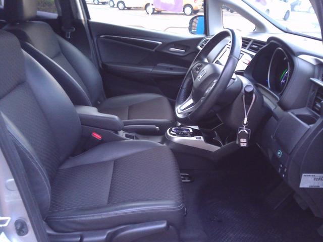 フィットハイブリッド Ｌパッケージ　電動格納式ミラー　ナビ＆ＴＶ　安全ボディ　ＬＥＤ　バックカメラ　オートクルーズコントロール　イモビライザー　１セグＴＶ　ＥＴＣ　ＡＵＴＯエアコン　ＡＢＳ　運転席助手席エアバッグ　運転席エアバック（26枚目）
