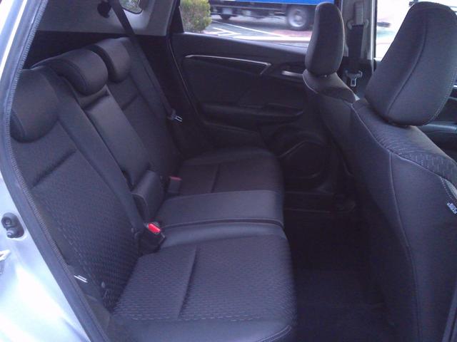 フィットハイブリッド Ｌパッケージ　電動格納式ミラー　ナビ＆ＴＶ　安全ボディ　ＬＥＤ　バックカメラ　オートクルーズコントロール　イモビライザー　１セグＴＶ　ＥＴＣ　ＡＵＴＯエアコン　ＡＢＳ　運転席助手席エアバッグ　運転席エアバック（28枚目）