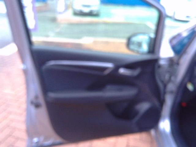 フィットハイブリッド Ｌパッケージ　電動格納式ミラー　ナビ＆ＴＶ　安全ボディ　ＬＥＤ　バックカメラ　オートクルーズコントロール　イモビライザー　１セグＴＶ　ＥＴＣ　ＡＵＴＯエアコン　ＡＢＳ　運転席助手席エアバッグ　運転席エアバック（37枚目）