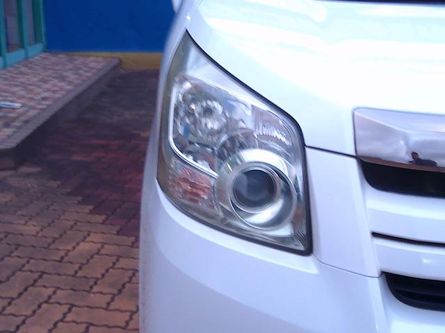 ノア S Gエディション パワーステアリング エアバック バックカメラ付き スマートキー&プッシュスタート ABS フルフラット キーレスエントリー アルミホイール 盗難防止システム 3列シート ウォークスルー DVD再生(14枚目)