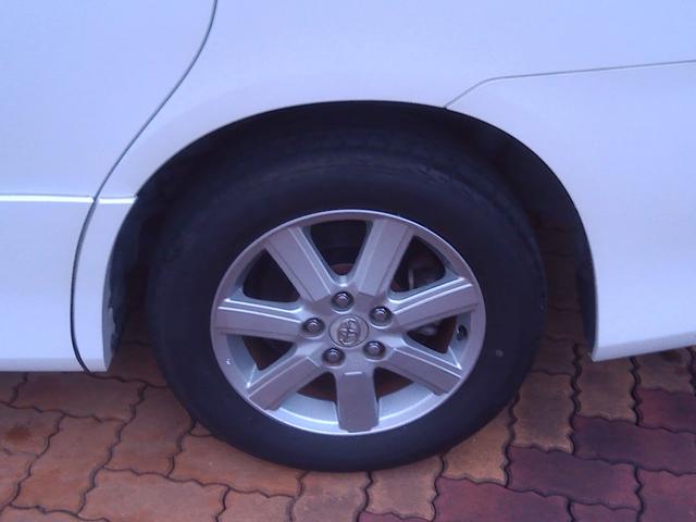 ノア S Gエディション パワーステアリング エアバック バックカメラ付き スマートキー&プッシュスタート ABS フルフラット キーレスエントリー アルミホイール 盗難防止システム 3列シート ウォークスルー DVD再生(19枚目)