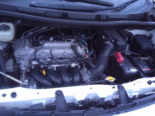 ノア S Gエディション パワーステアリング エアバック バックカメラ付き スマートキー&プッシュスタート ABS フルフラット キーレスエントリー アルミホイール 盗難防止システム 3列シート ウォークスルー DVD再生(24枚目)