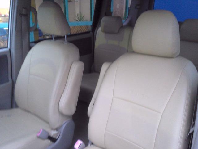 ノア S Gエディション パワーステアリング エアバック バックカメラ付き スマートキー&プッシュスタート ABS フルフラット キーレスエントリー アルミホイール 盗難防止システム 3列シート ウォークスルー DVD再生(37枚目)