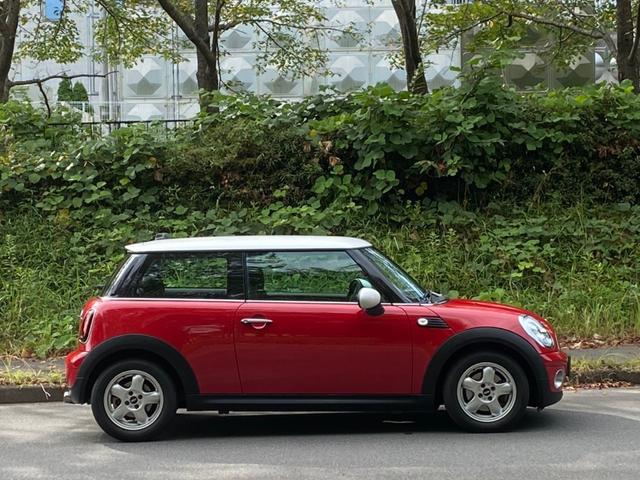 ＭＩＮＩ クーパー　ナビ　アルミホイール　ＣＶＴ　盗難防止システム　ＡＢＳ　エアコン　パワーステアリング（14枚目）