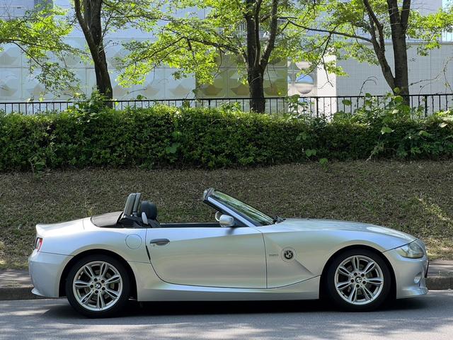 Ｚ４ ３．０ｉ　ＨＩＤ　ＡＴ　アルミホイール　ＡＢＳ　エアコン　パワーステアリング　パワーウィンドウ　パワーシート　革シート（9枚目）