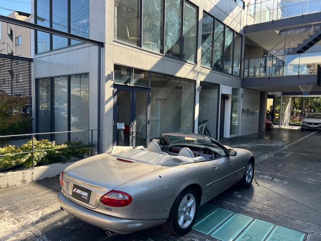 ＸＫ ＸＫ８コンバーチブル　オートクルーズコントロール　ＡＴ　アルミホイール　革シート　パワーシート　ＡＢＳ　エアコン　パワーステアリング　パワーウィンドウ（9枚目）