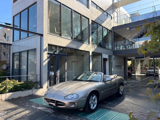 ＸＫ ＸＫ８コンバーチブル　オートクルーズコントロール　ＡＴ　アルミホイール　革シート　パワーシート　ＡＢＳ　エアコン　パワーステアリング　パワーウィンドウ（18枚目）