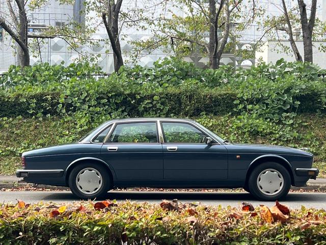 ＸＪ ＸＪ６－４．０（4枚目）