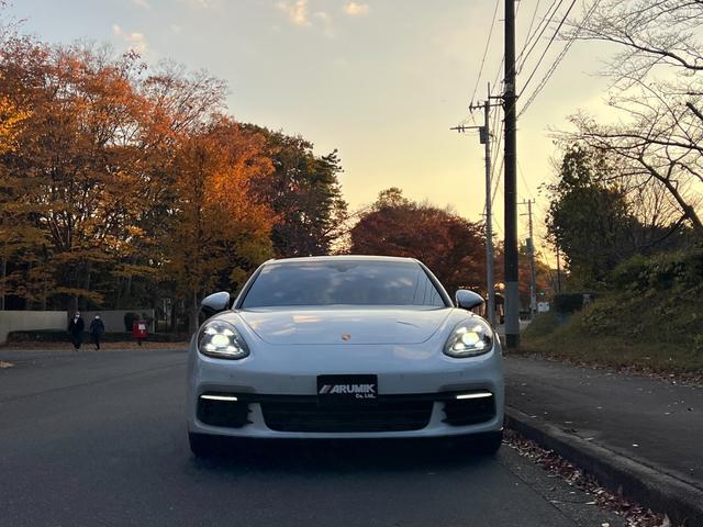 パナメーラ ４　ＰＤＫ　４ＷＤ　レッドレザー　リヤエンターテイメント（3枚目）