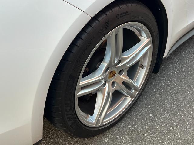 パナメーラ ４　ＰＤＫ　４ＷＤ　レッドレザー　リヤエンターテイメント（9枚目）