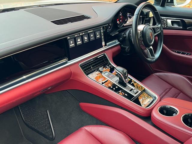 パナメーラ ４　ＰＤＫ　４ＷＤ　レッドレザー　リヤエンターテイメント（10枚目）