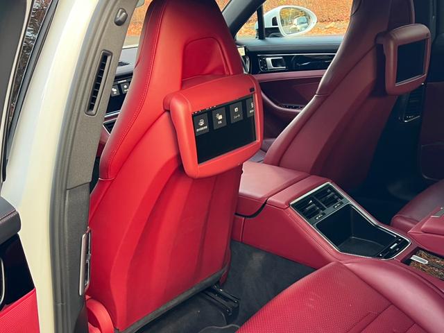 パナメーラ ４　ＰＤＫ　４ＷＤ　レッドレザー　リヤエンターテイメント（15枚目）