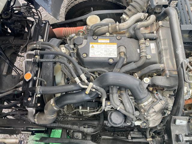 フォワード Ｌゲートダンプ　ダンプ　Ｌゲート・積載３６００・電動コボレーン　荷台内寸２００／３１３　３ペダル６速マニュアル　電動格納ミラー　集中ドアロック　ターボ　タイヤサイズ２２５／８０Ｒ１７．５（68枚目）