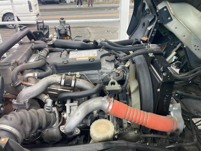 フォワード Ｌゲートダンプ　ダンプ　Ｌゲート・積載３６００・電動コボレーン　荷台内寸２００／３１３　３ペダル６速マニュアル　電動格納ミラー　集中ドアロック　ターボ　タイヤサイズ２２５／８０Ｒ１７．５（69枚目）