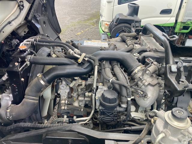 フォワード Ｌゲートダンプ　ダンプ　Ｌゲート・積載３６００・電動コボレーン　荷台内寸２００／３１３　３ペダル６速マニュアル　電動格納ミラー　集中ドアロック　ターボ　タイヤサイズ２２５／８０Ｒ１７．５（70枚目）