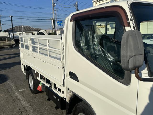 キャンター ＰＧ　積載３０００ｋｇ　荷台内寸幅１６０ｃｍ長さ３１８ｃｍパワーゲート内寸　長さ８５ｃｍ幅１５８　ディーゼルターボ　ＡＴ６速　電動格納ミラー　Ｂカメラ　タイヤサイズ２０５／７５Ｒ１６　スペアタイヤ（28枚目）