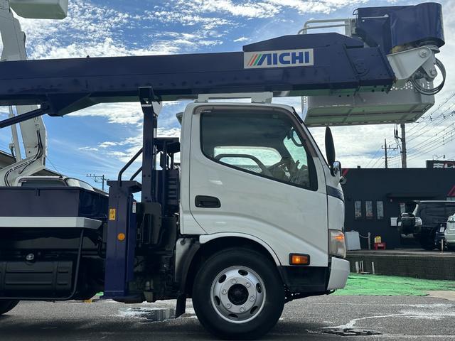 デュトロ 　☆高所作業車☆ＳＫ１７Ａ☆１７Ｍ☆３ペダル５速マニュアル☆２年車検☆電格ミラー☆集中ロック☆４０００ｃｃターボ☆２０５／８５Ｒ１６☆スペアタイヤ☆ルームクリーニング済み☆アイチコーポレーション製（8枚目）