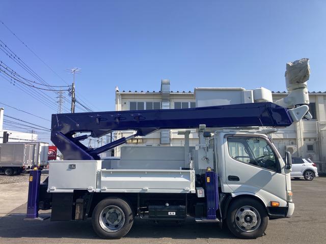 トヨエース 　☆高所作業車☆ＳＮ１５Ｂ☆アイチ☆３ペダル６速☆電格ミラー☆集中ロック☆キーレス☆ナビ☆バックカメラ☆電動パーキングブレーキ☆ターボ☆電工仕様☆ＦＲＰバケット☆サブバッテリー☆２０５／８０Ｒ１７．５（9枚目）