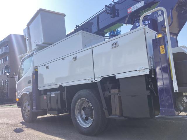 トヨエース 　☆高所作業車☆ＳＮ１５Ｂ☆アイチ☆３ペダル６速☆電格ミラー☆集中ロック☆キーレス☆ナビ☆バックカメラ☆電動パーキングブレーキ☆ターボ☆電工仕様☆ＦＲＰバケット☆サブバッテリー☆２０５／８０Ｒ１７．５（38枚目）