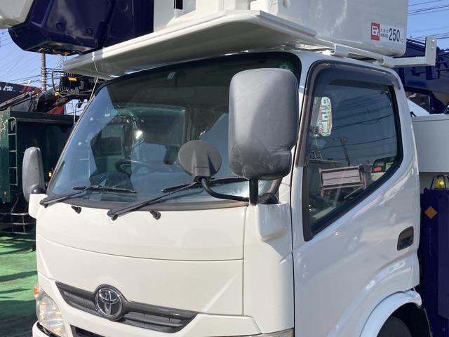 トヨエース 　☆高所作業車☆ＳＮ１５Ｂ☆アイチ☆３ペダル６速☆電格ミラー☆集中ロック☆キーレス☆ナビ☆バックカメラ☆電動パーキングブレーキ☆ターボ☆電工仕様☆ＦＲＰバケット☆サブバッテリー☆２０５／８０Ｒ１７．５（41枚目）