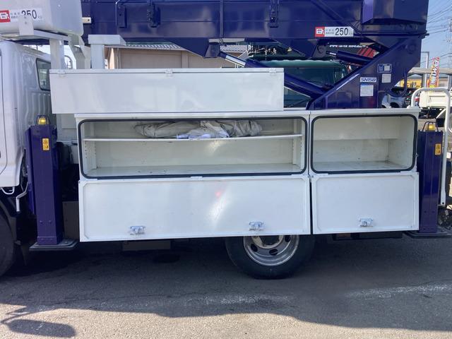 トヨエース 　☆高所作業車☆ＳＮ１５Ｂ☆アイチ☆３ペダル６速☆電格ミラー☆集中ロック☆キーレス☆ナビ☆バックカメラ☆電動パーキングブレーキ☆ターボ☆電工仕様☆ＦＲＰバケット☆サブバッテリー☆２０５／８０Ｒ１７．５（64枚目）