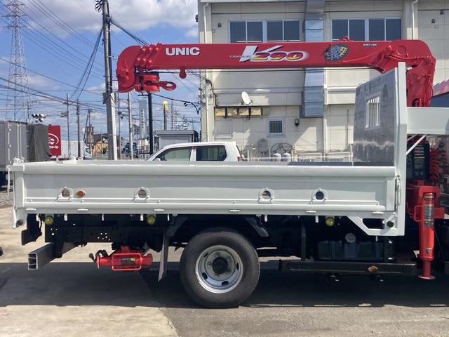 エルフトラック 　☆ダブルキャブクレーン☆積載２２００ｋｇ☆荷台内寸：１９１×３４１☆３ペダル６速☆キーレス☆後席クーラー・ヒーター☆ＥＴＣ☆バックカメラ☆ドラレコ☆ナビ☆リヤアウトリガー☆差違い☆２．９３ｔ吊（9枚目）
