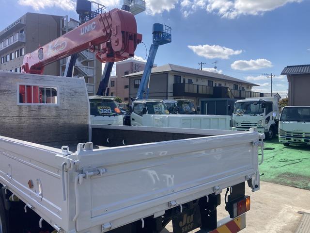 エルフトラック 　☆ダブルキャブクレーン☆積載２２００ｋｇ☆荷台内寸：１９１×３４１☆３ペダル６速☆キーレス☆後席クーラー・ヒーター☆ＥＴＣ☆バックカメラ☆ドラレコ☆ナビ☆リヤアウトリガー☆差違い☆２．９３ｔ吊（31枚目）