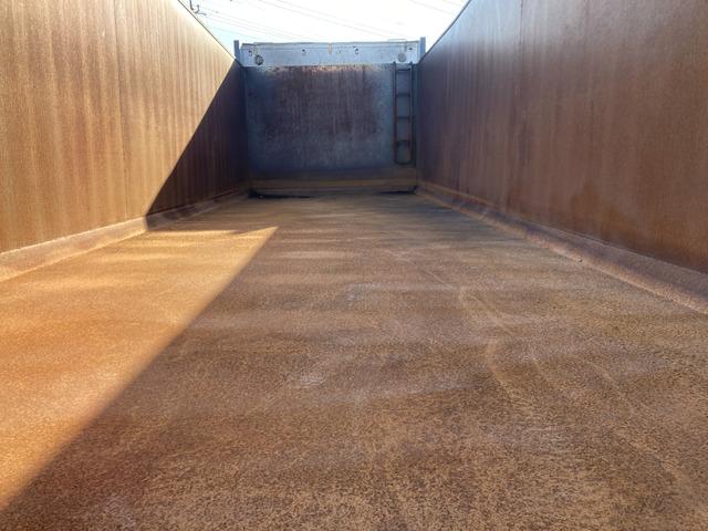 スーパーグレート ベースグレード ☆土砂禁深ダンプ☆積載10000kg☆荷台内寸:幅230×長915×高171=36立米☆3ペダル7速☆電格ミラー☆集中ロック☆ETC☆2デフ☆寝台付☆12800ccターボ☆1R22.5☆極東開発(5枚目)