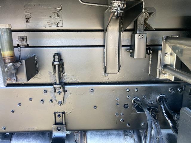 スーパーグレート ベースグレード ☆土砂禁深ダンプ☆積載10000kg☆荷台内寸:幅230×長915×高171=36立米☆3ペダル7速☆電格ミラー☆集中ロック☆ETC☆2デフ☆寝台付☆12800ccターボ☆1R22.5☆極東開発(11枚目)