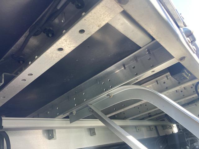 ファイター ベースグレード ☆アルミウィング☆標準☆積載2550kg☆荷台内寸:幅223×長626×高234☆フロア鉄板張☆ラッシングレール☆3ペダル6速☆電格ミラー☆集中ロック☆ETC☆ナビ☆TV☆バックカメラ☆ターボ☆HID(58枚目)