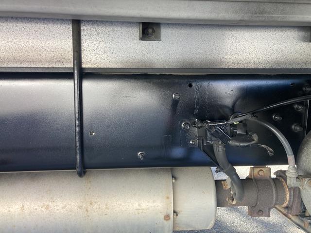 コンドル ベースグレード ☆アルミウイング☆ワイドキャビン☆積載3200kg☆荷台内寸:幅241×長623×高232☆3ペダル6速☆電格ミラー☆集中ロック☆ETC☆バックカメラ☆6400ccターボ☆ラッシングレール☆HID(10枚目)