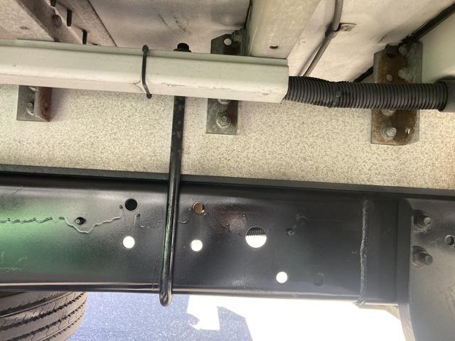 コンドル ベースグレード ☆アルミウイング☆ワイドキャビン☆積載3200kg☆荷台内寸:幅241×長623×高232☆3ペダル6速☆電格ミラー☆集中ロック☆ETC☆バックカメラ☆6400ccターボ☆ラッシングレール☆HID(18枚目)