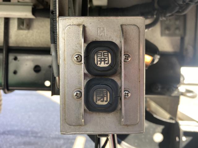 コンドル ベースグレード ☆アルミウイング☆ワイドキャビン☆積載3200kg☆荷台内寸:幅241×長623×高232☆3ペダル6速☆電格ミラー☆集中ロック☆ETC☆バックカメラ☆6400ccターボ☆ラッシングレール☆HID(44枚目)